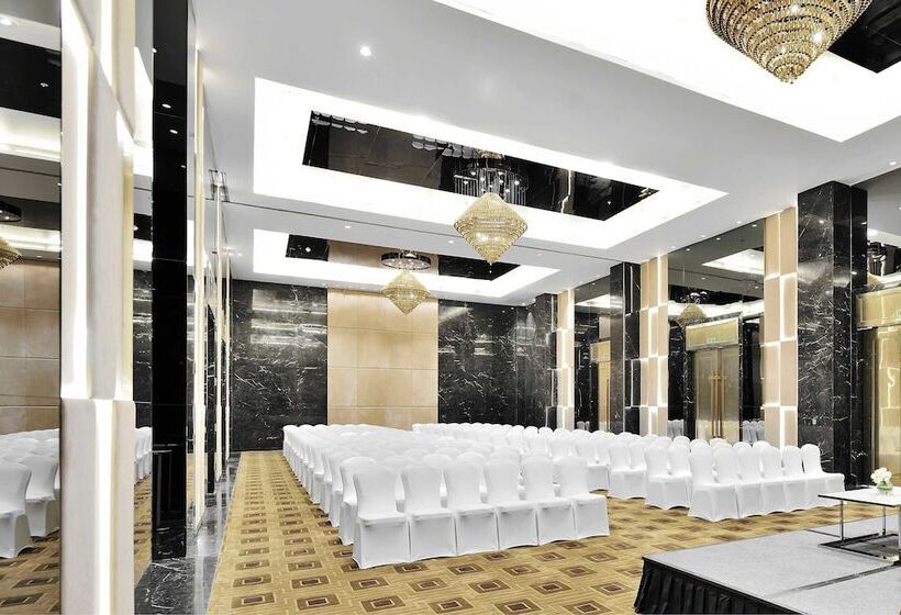 Renaissance Lucknow Hotel, Gomti Nagar