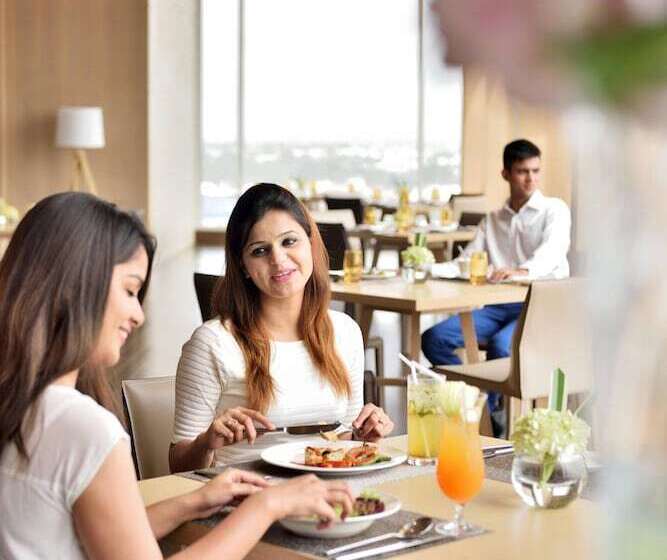 Renaissance Lucknow Hotel, Gomti Nagar