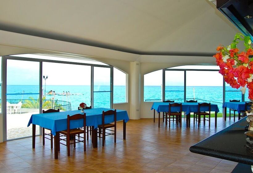 Отель Sherwood Bay Resort & Aqua Sports