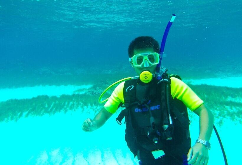 Отель Sherwood Bay Resort & Aqua Sports