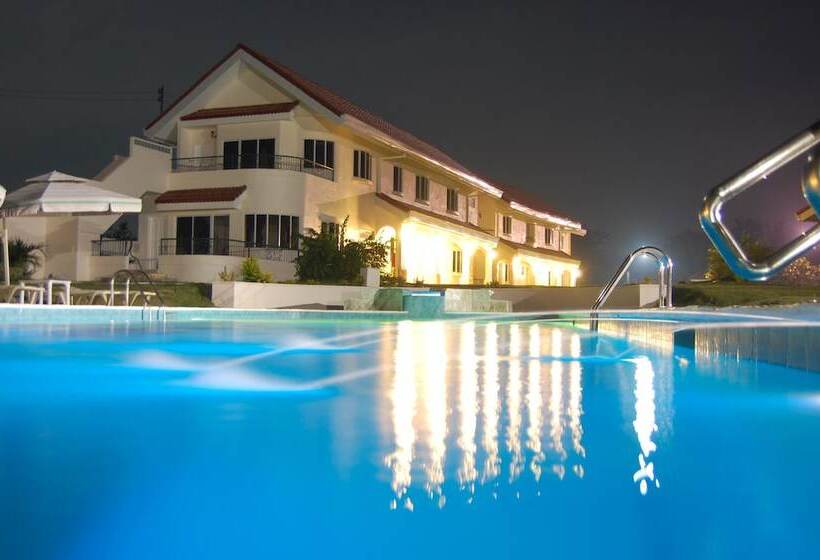 Отель Sherwood Bay Resort & Aqua Sports