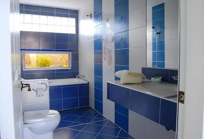 هتل Sherwood Bay Resort & Aqua Sports