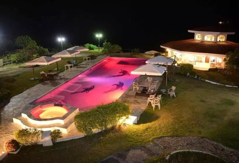 هتل Sherwood Bay Resort & Aqua Sports