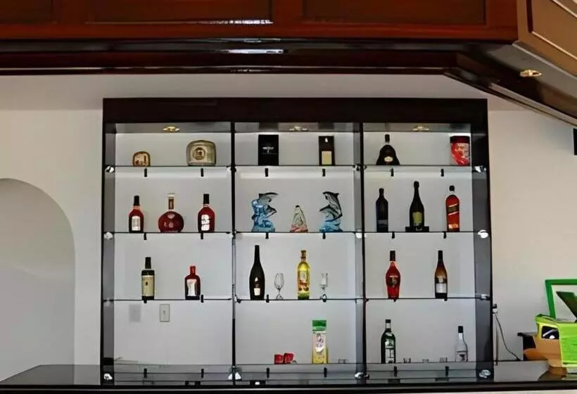 هتل Sherwood Bay Resort & Aqua Sports