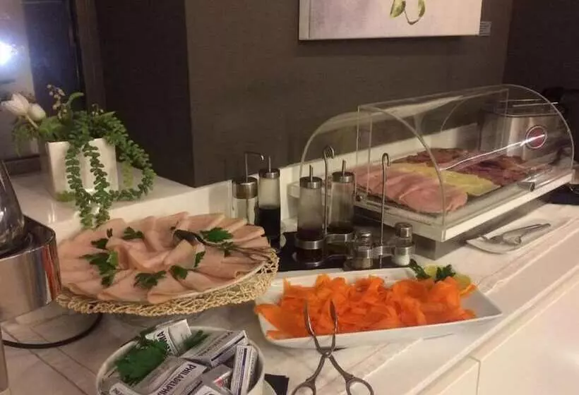 Bike Hotel Touring Gardone Riviera & Wellness