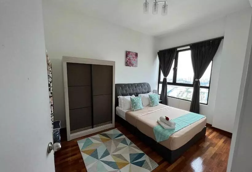 Hotelli D Gunduls Homestay Family Suite 2r 2b By Dgh I City