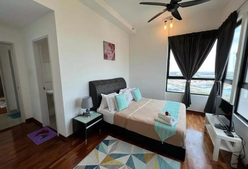 Hotelli D Gunduls Homestay Family Suite 2r 2b By Dgh I City