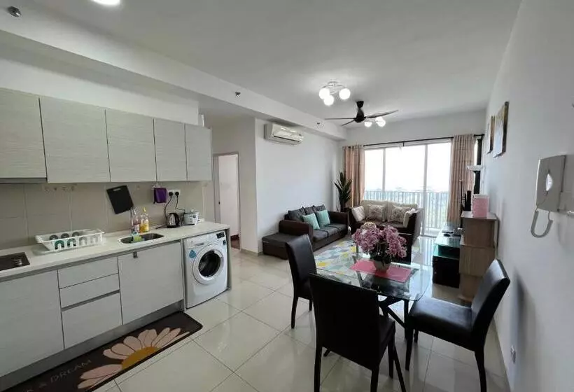 Hotelli D Gunduls Homestay Family Suite 2r 2b By Dgh I City