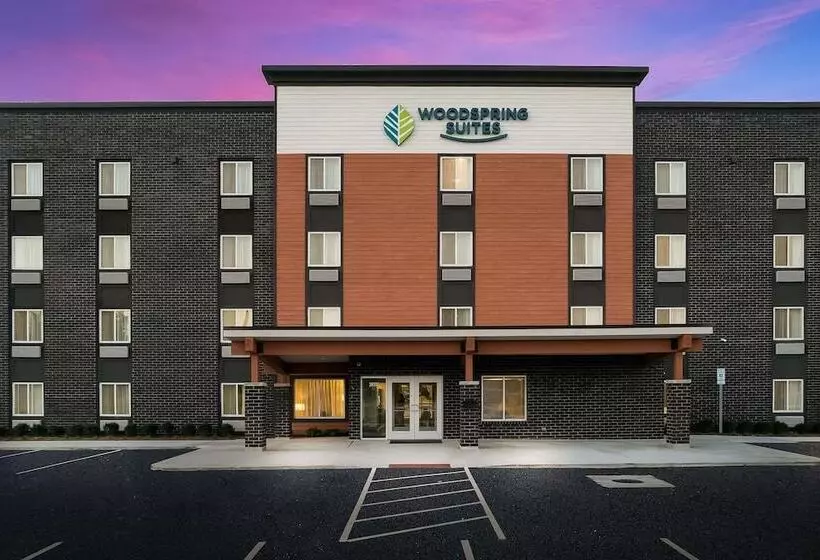 Hotelli Woodspring Suites Detroit Sterling Heights