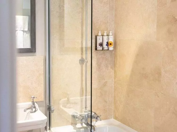 Majatalo The New Inn