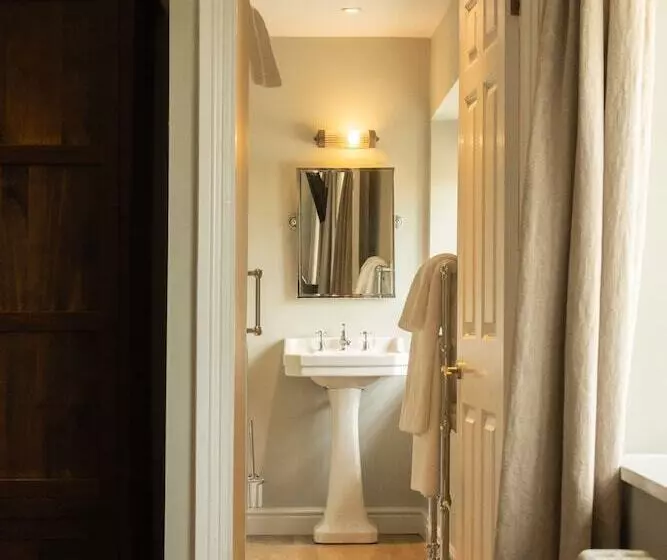 Majatalo The New Inn