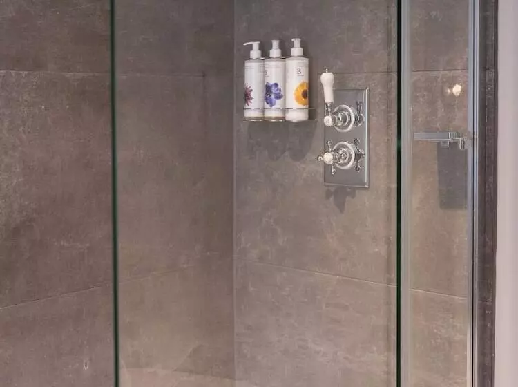 Majatalo The New Inn