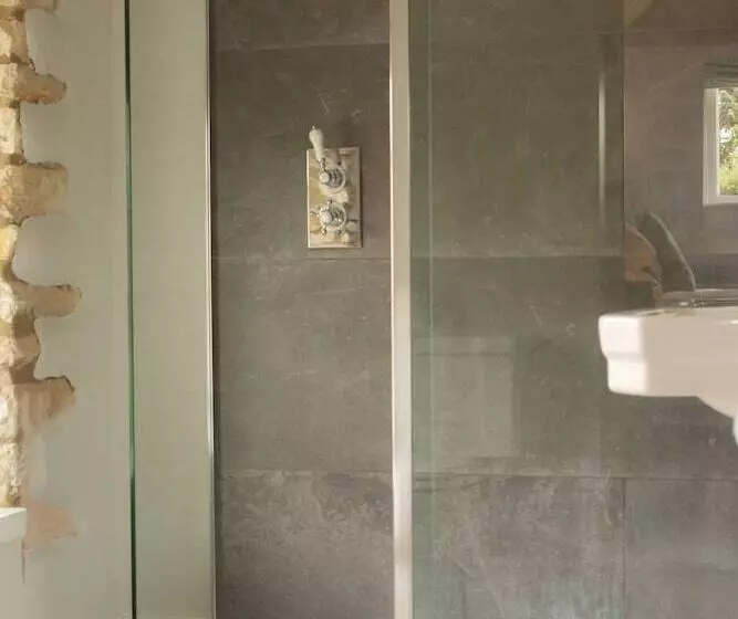 Majatalo The New Inn