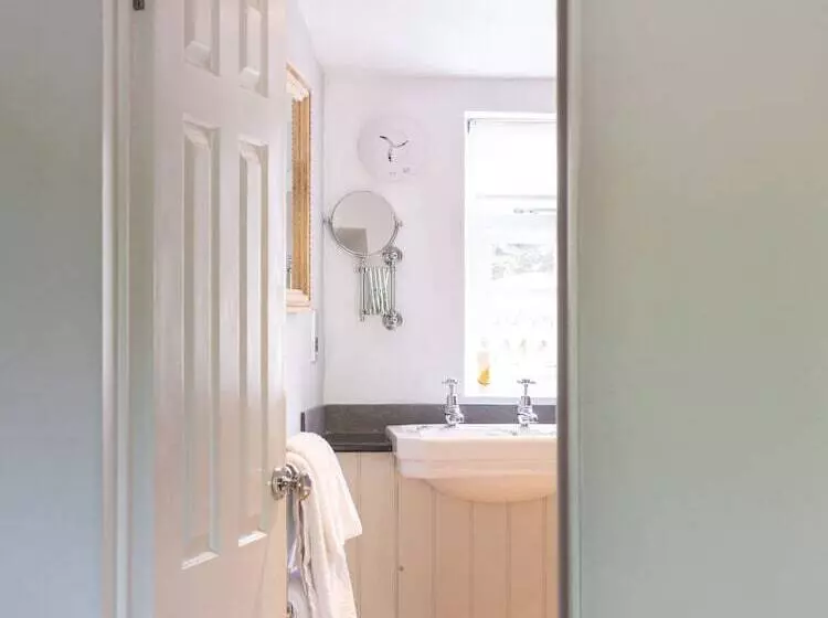 Majatalo The New Inn