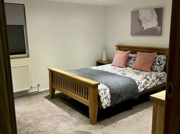 Residenza Gorgeous Cosy Home 2 Miles From Heathrow Airport