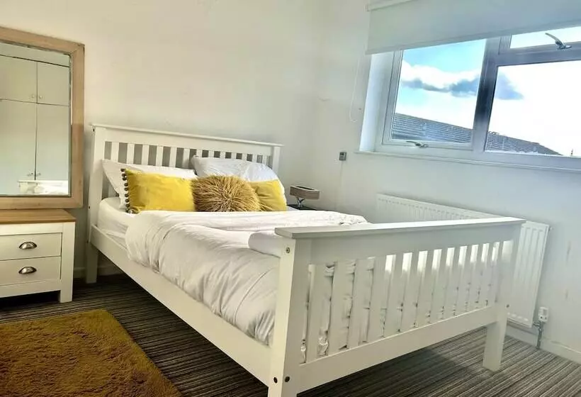 Residenssi Mordenised 2 Bedroom House Close To City Centre