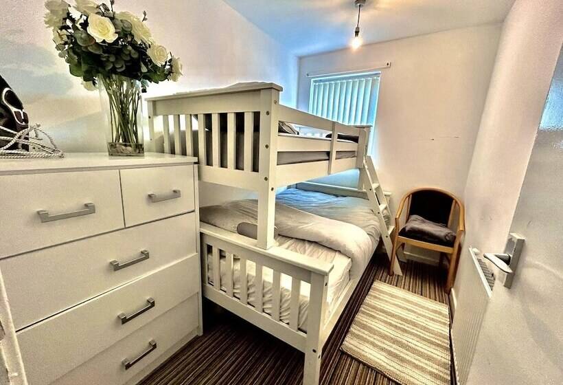 דירת נופש Mordenised 2 Bedroom House Close To City Centre