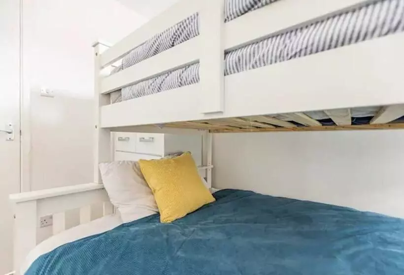 Residenssi Mordenised 2 Bedroom House Close To City Centre