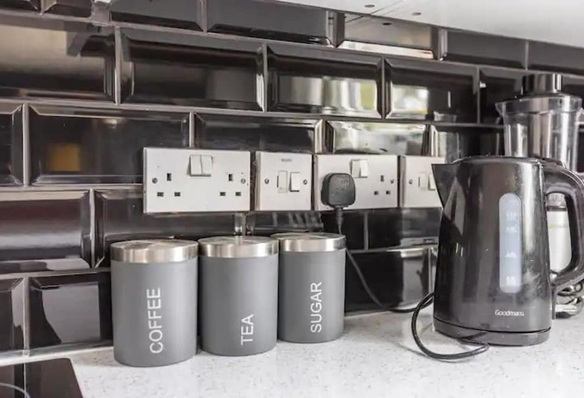 דירת נופש Mordenised 2 Bedroom House Close To City Centre