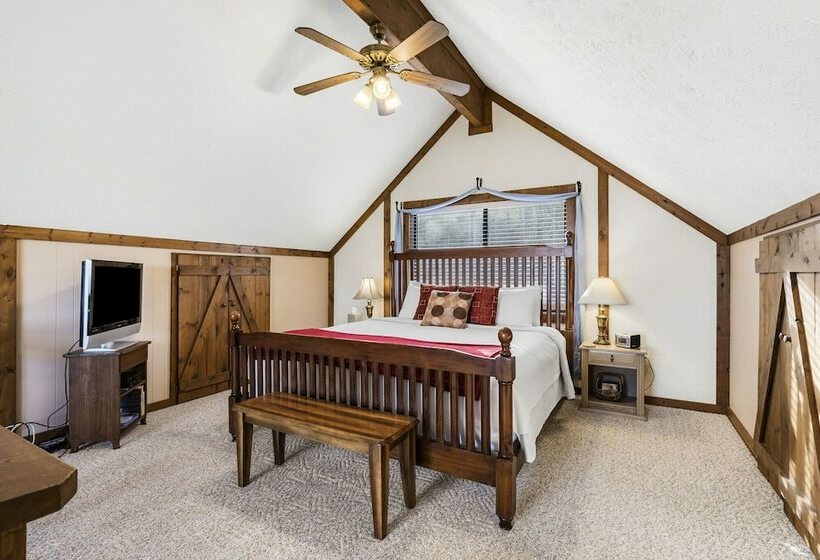 Skipjack Cottage Branson