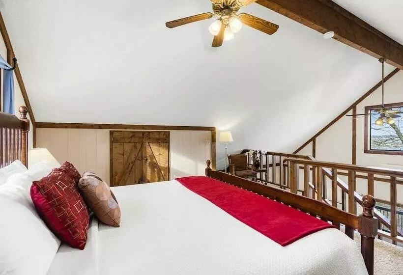 Skipjack Cottage Branson