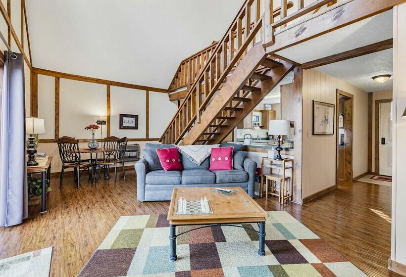 Skipjack Cottage Branson