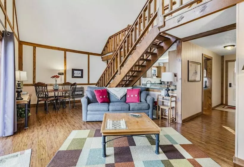 Skipjack Cottage Branson