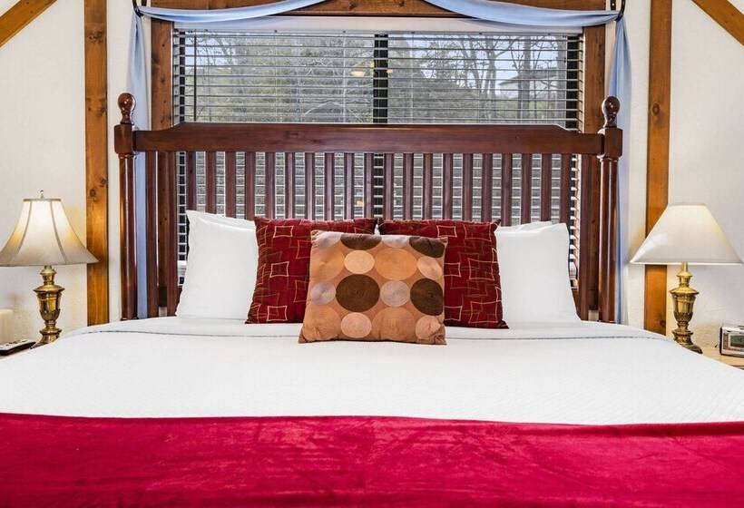 Skipjack Cottage Branson