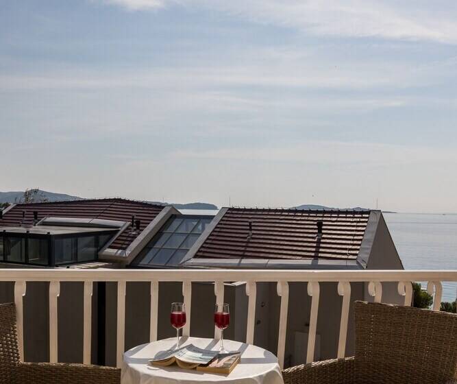 הוסטל Rooms Tupina By Paulina