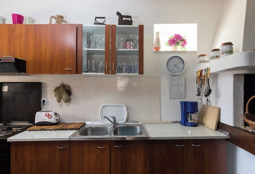 הוסטל Rooms Tupina By Paulina