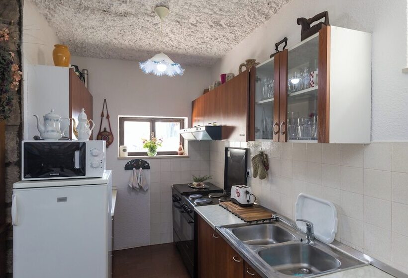 הוסטל Rooms Tupina By Paulina