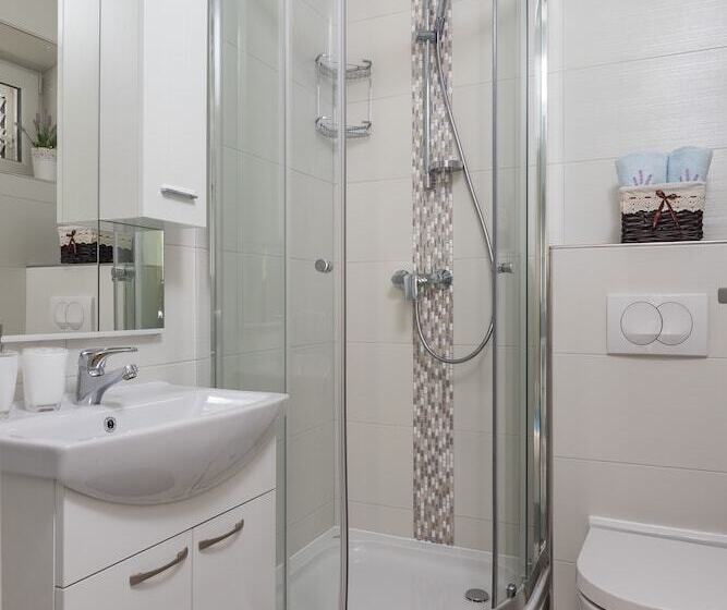 הוסטל Rooms Tupina By Paulina