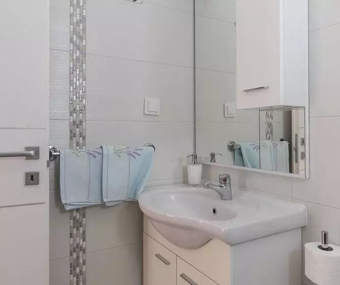 Retkeilymaja Rooms Tupina By Paulina