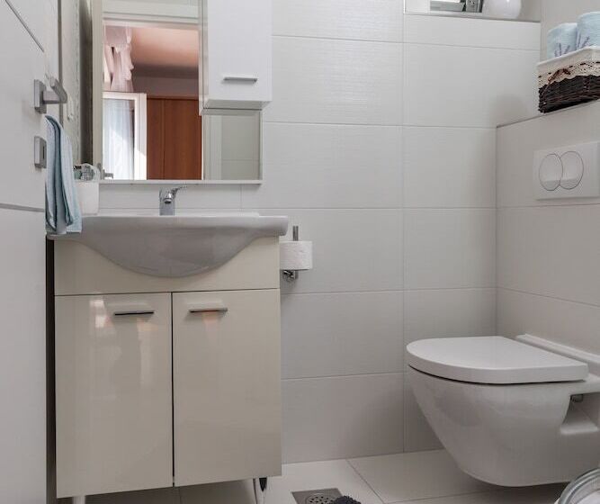 הוסטל Rooms Tupina By Paulina