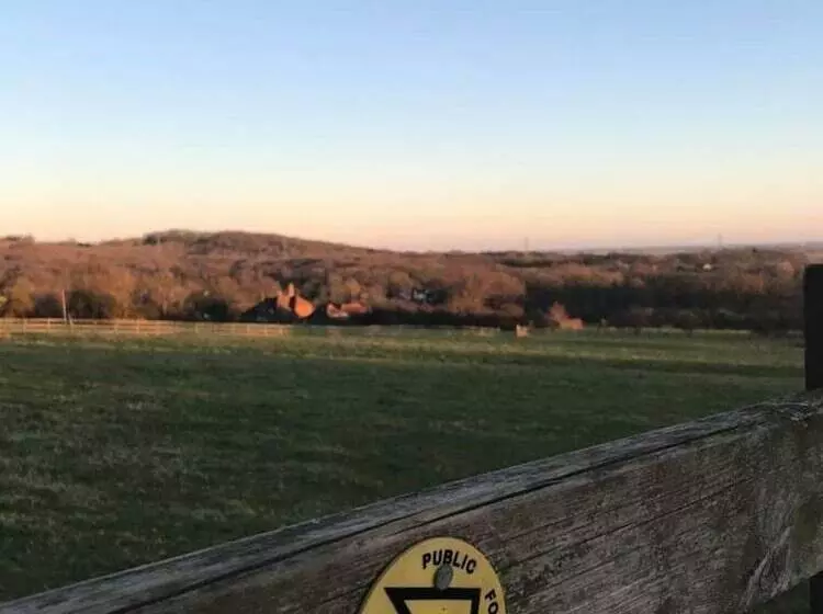 Dog Friendly Shepherd S Hut, Perfect For Couples