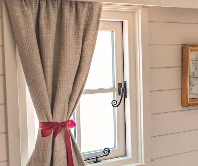 Dog Friendly Shepherd S Hut, Perfect For Couples