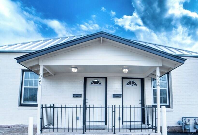 Fascinating 2br/1ba Near Festive Dt And Riverwalk