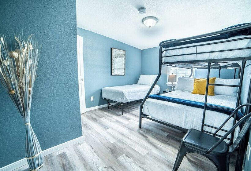 Fascinating 2br/1ba Near Festive Dt And Riverwalk