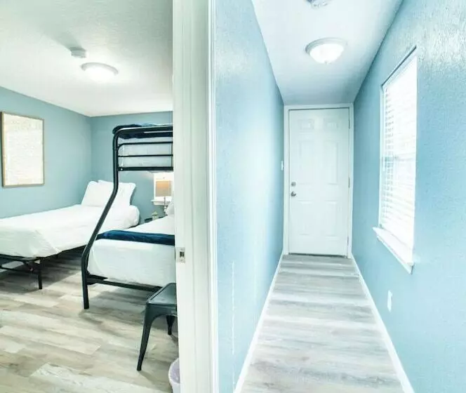 Fascinating 2br/1ba Near Festive Dt And Riverwalk