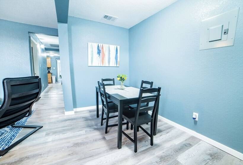 Fascinating 2br/1ba Near Festive Dt And Riverwalk