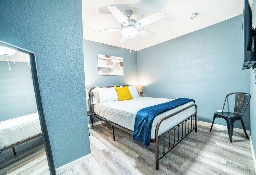 Fascinating 2br/1ba Near Festive Dt And Riverwalk