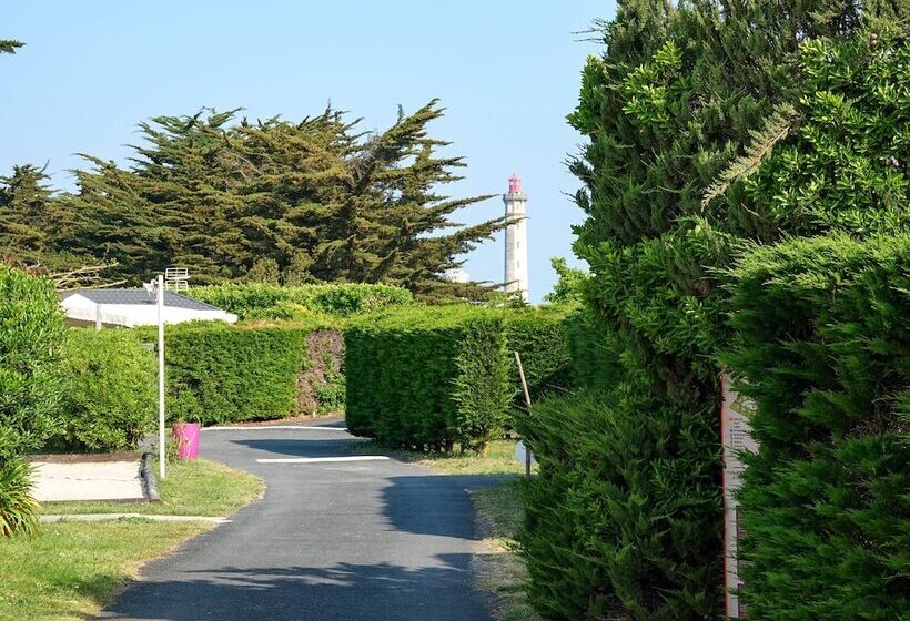 Отель Camping Les Pérouses