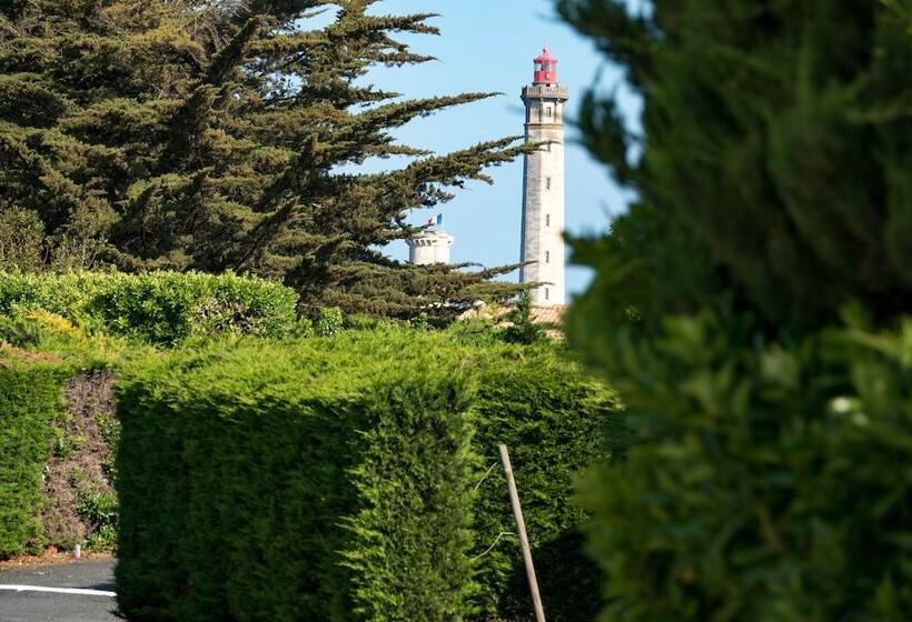 Отель Camping Les Pérouses