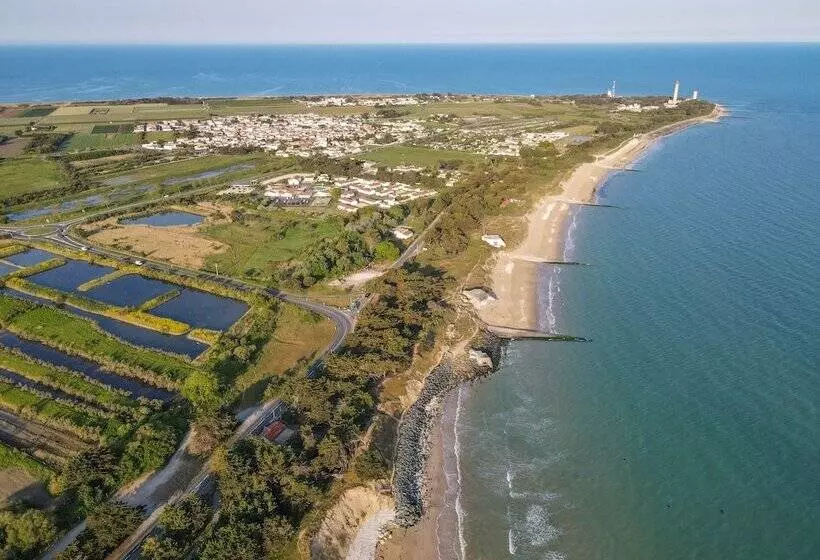 Hotelli Camping Les Pérouses