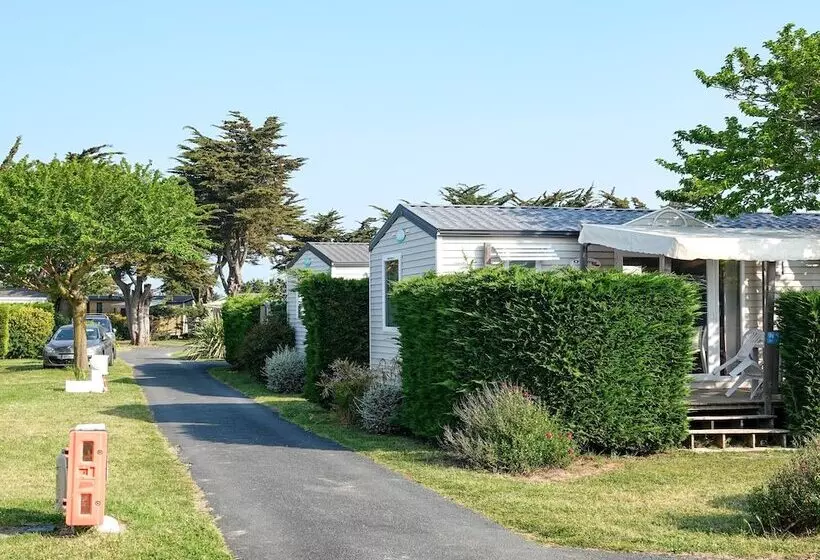 Hotelli Camping Les Pérouses