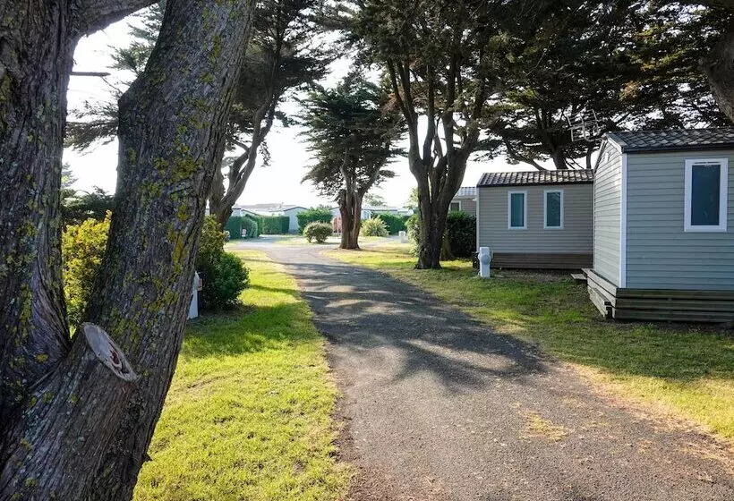 Hotelli Camping Les Pérouses