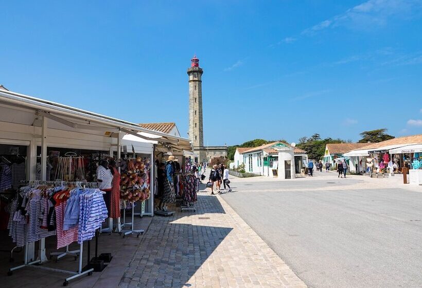 Отель Camping Les Pérouses