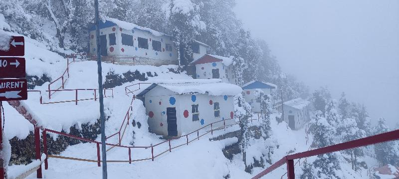 Hotelli Dev Bhoomi Camping Resort Kanatal