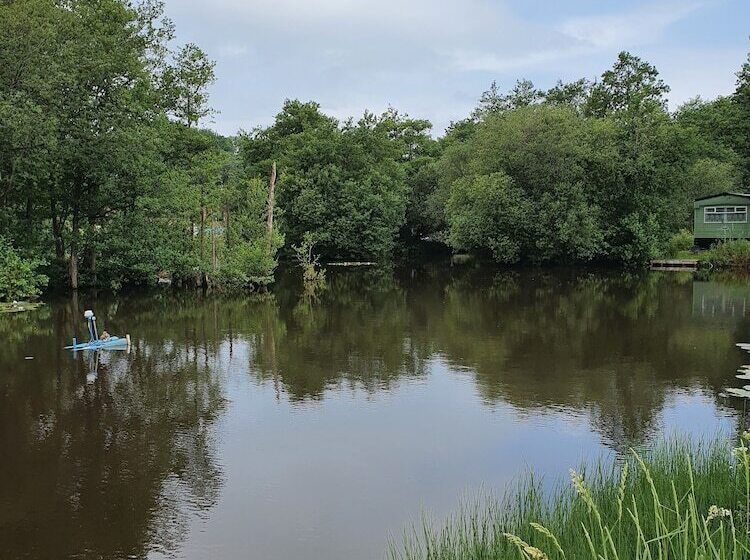 호텔 Immaculate 2 Bed Lodge Next To Lake