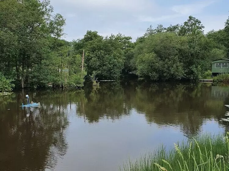 ホテル Immaculate 2 Bed Lodge Next To Lake